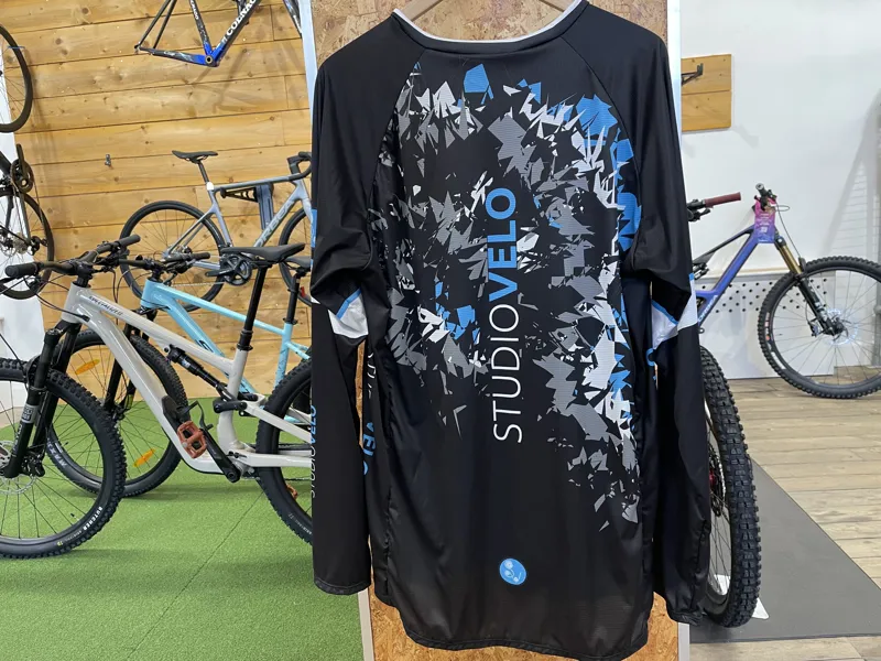 Studio Velo x Endura MT500 L/S Lite Jersey-1