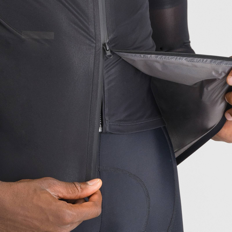 Sportful Aqua Light Jacket In Black-3