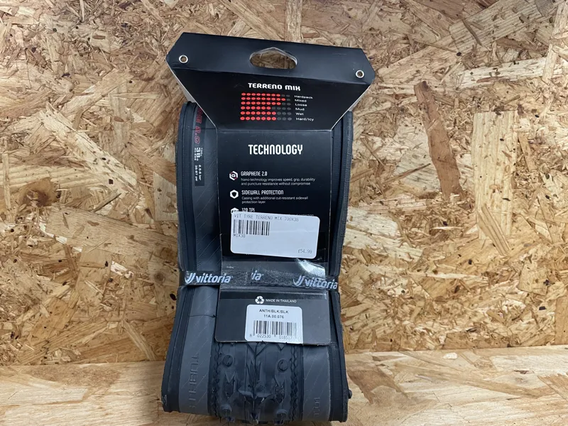 Vittoria Tyre Terreno Mix 700x38-1