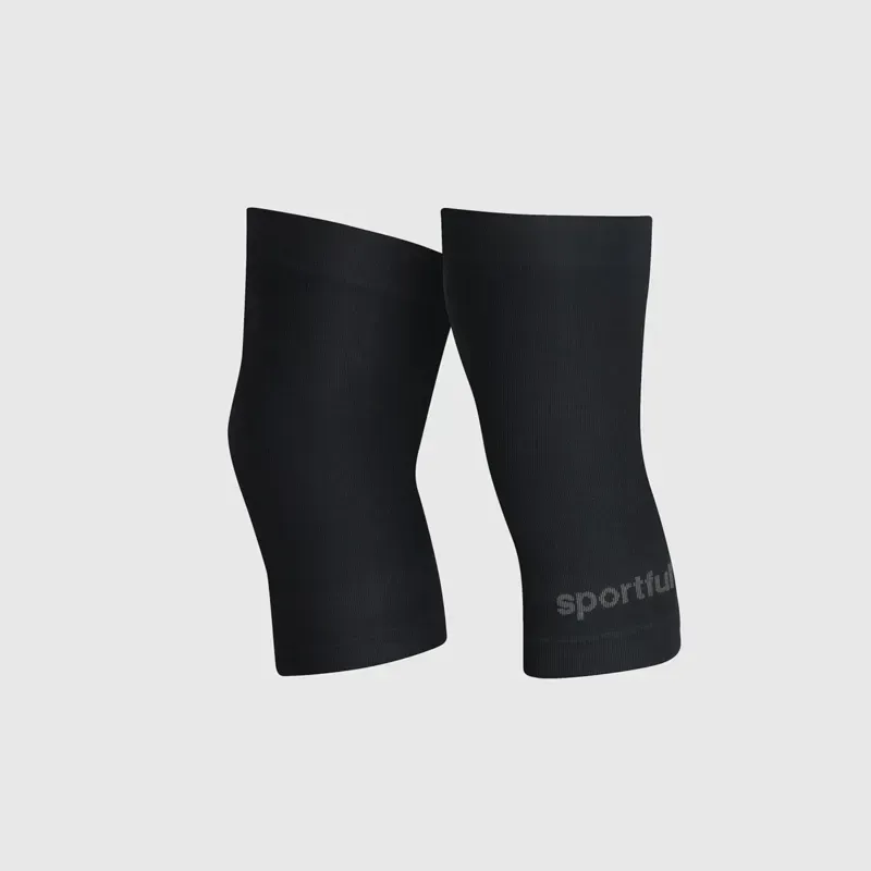 Sportful Essential Knee Warmers in Black